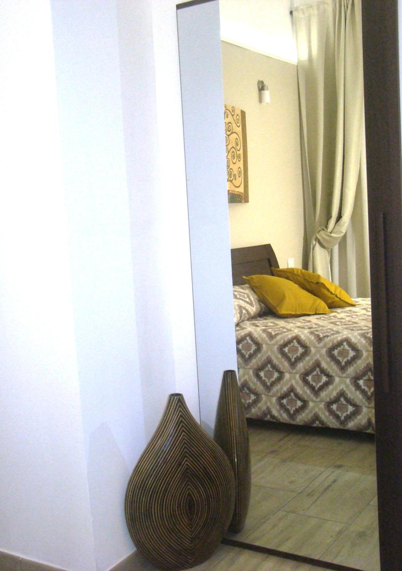 Exclusive House In The Center Apartment คาตาเนีย ภายนอก รูปภาพ