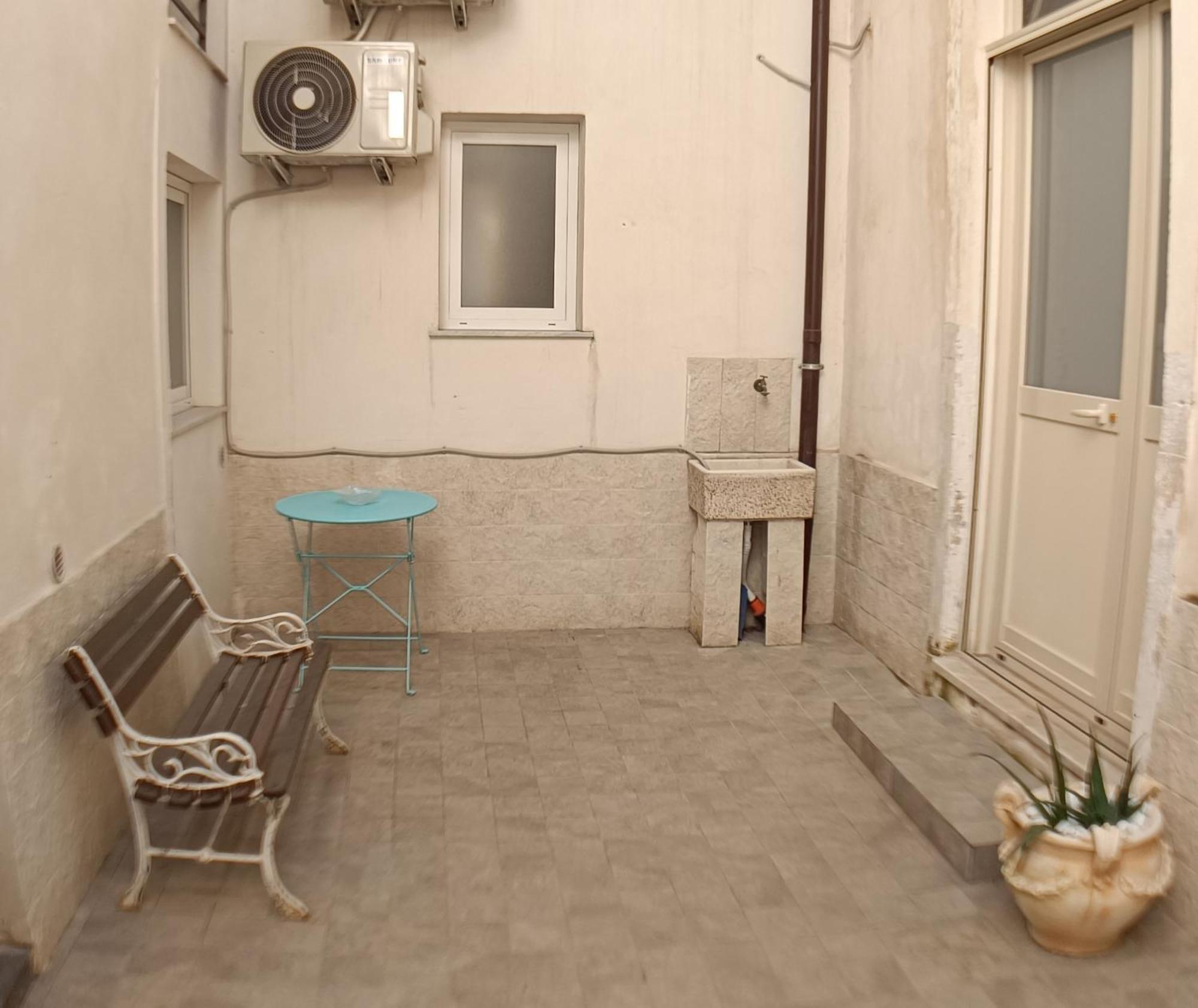 Exclusive House In The Center Apartment คาตาเนีย ภายนอก รูปภาพ